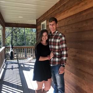 Meet your Posher, Larissa